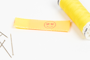 étiquettes à coudre taffetas “Enjoy your day! You look great” étiquettes à coudre taffetas “Enjoy your day! You look great”