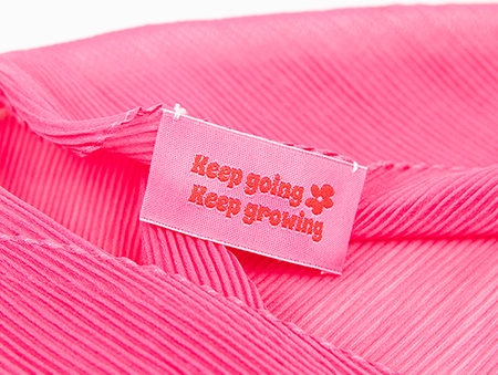 Étiquettes à coudre “Keep going. Keep growing.”