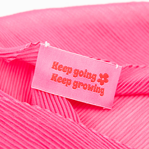 Étiquettes à coudre “Keep going. Keep growing.” Étiquettes à coudre “Keep going. Keep growing.”