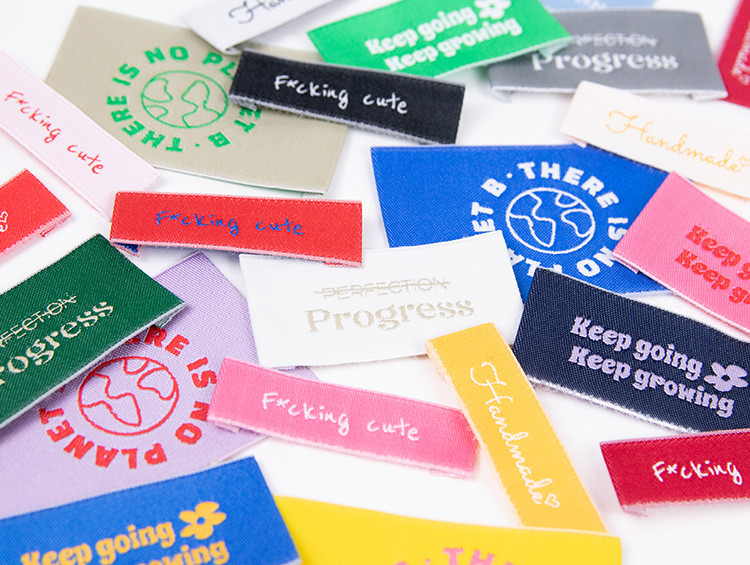 &Eacute;tiquettes &agrave; coudre standard